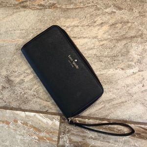 Kate Spade Wristlet ♠️